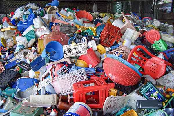 all types of plastic items scrap